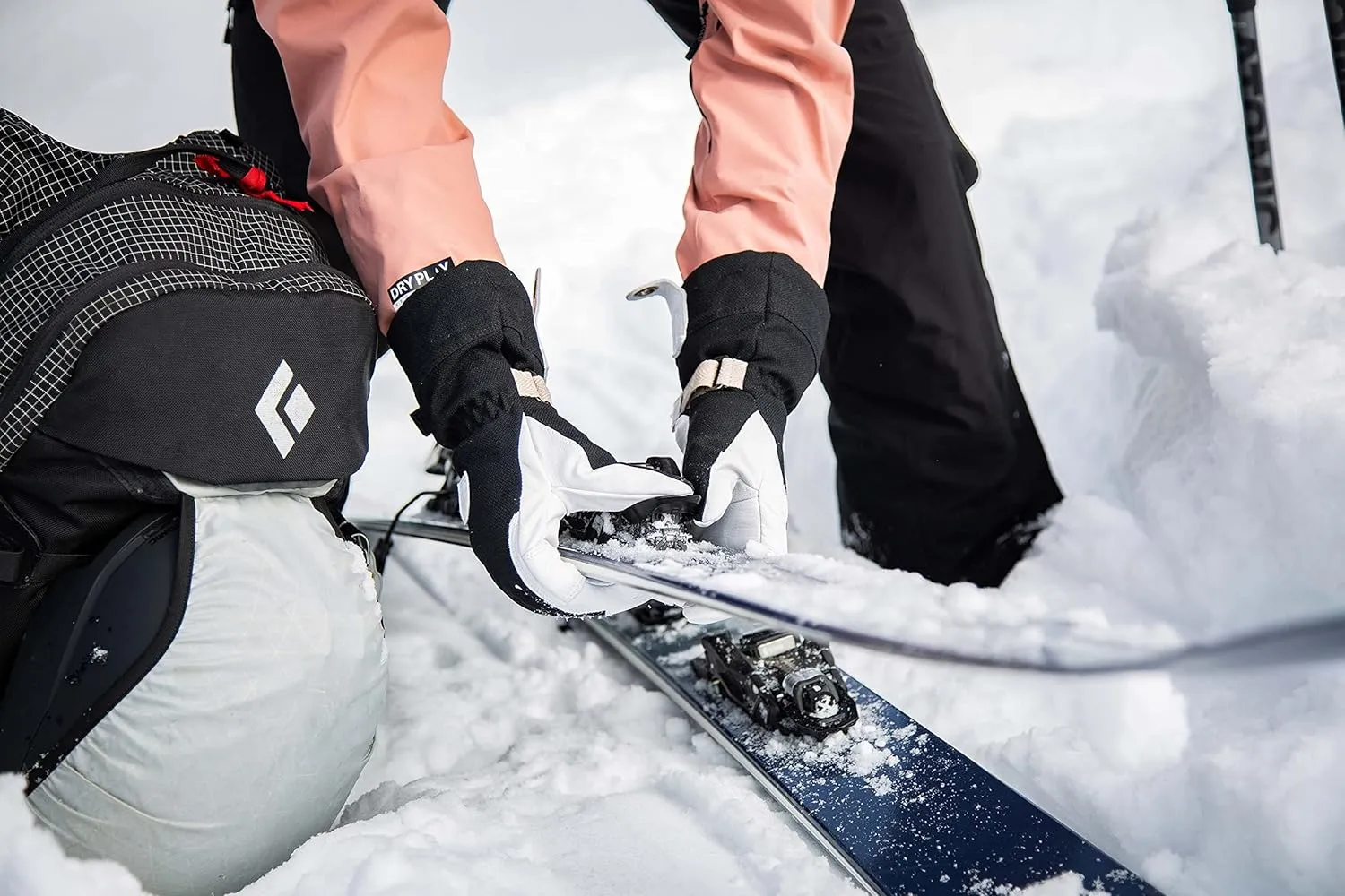 Hestra Women's Patrol Gauntlet Mitt - Warm, Durable Glove for Winter, Skiing and Snow