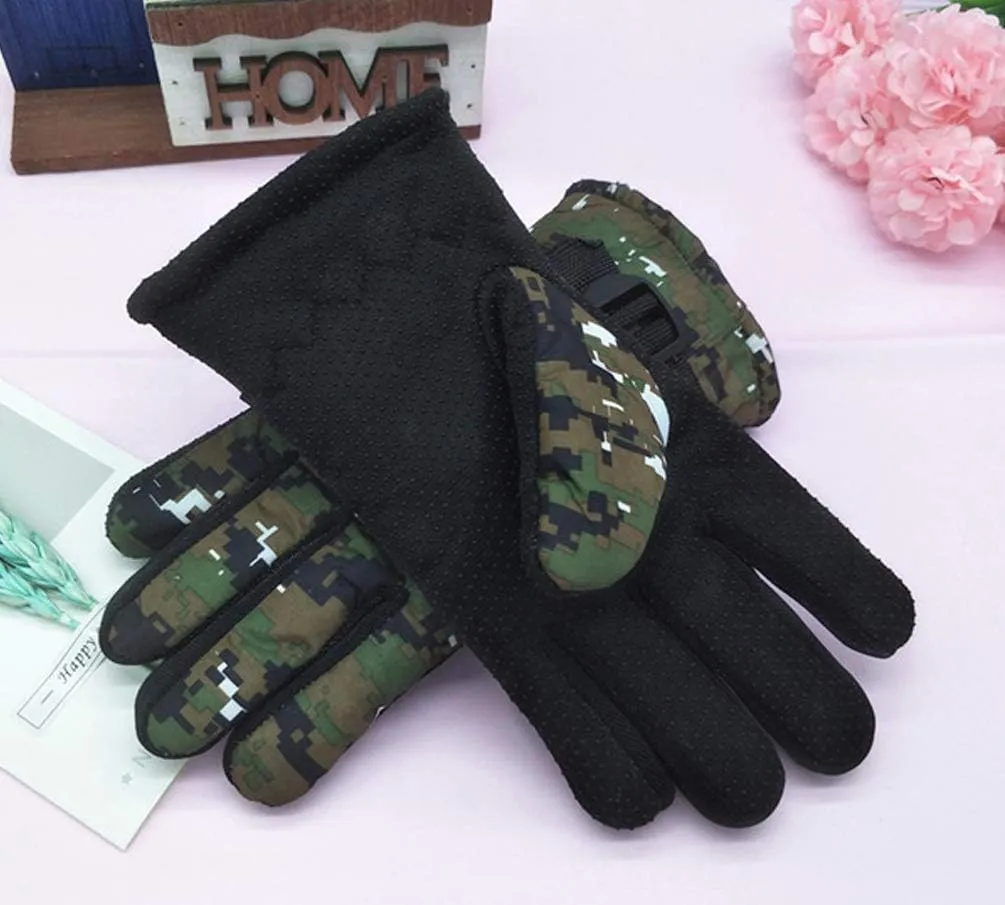 Maorrew Kids Cold Weather Waterproof Camo Print Winter Gloves Outdoor Warm Ski Gloves Mittens