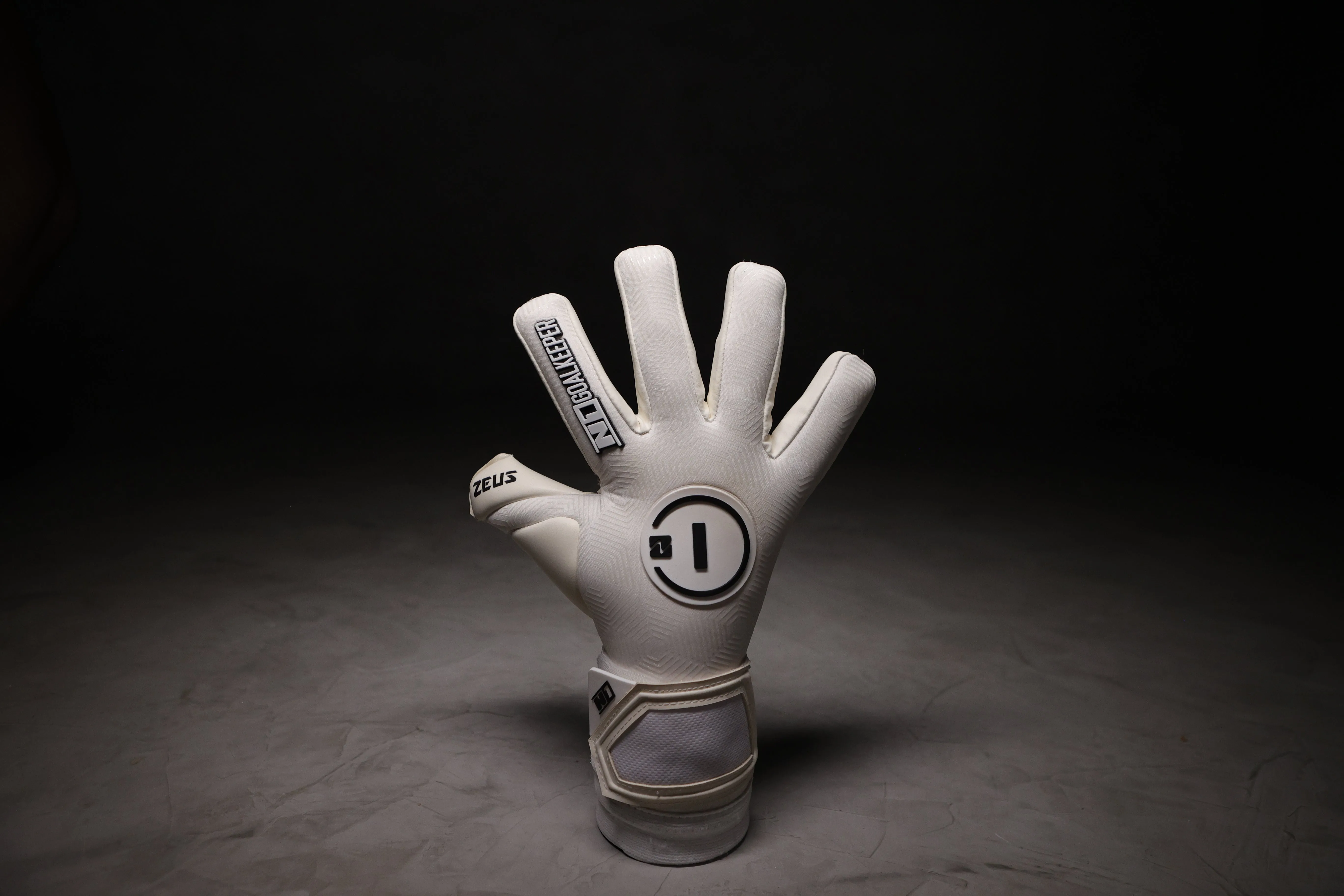 Zeus All White UGT 